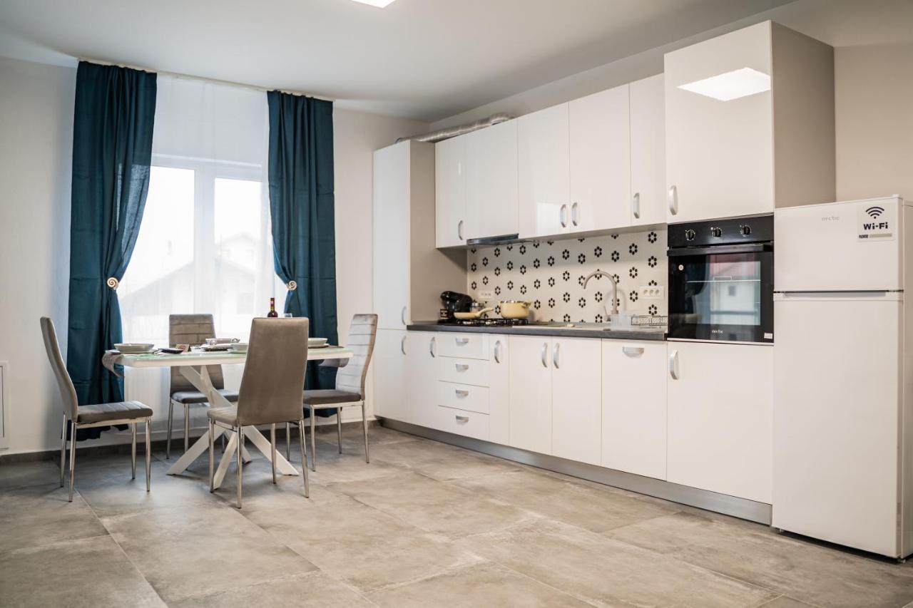 Modern Apartment In Dumbravita Dumbravita  Екстер'єр фото