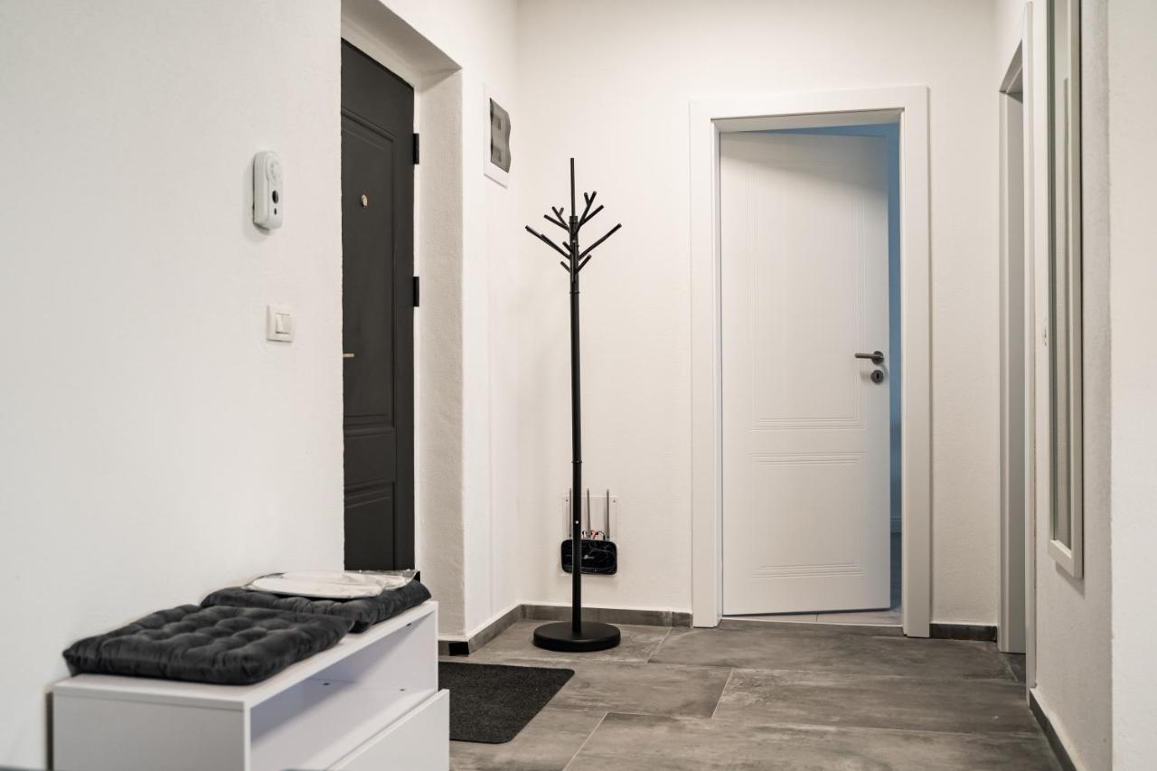 Modern Apartment In Dumbravita Dumbravita  Екстер'єр фото